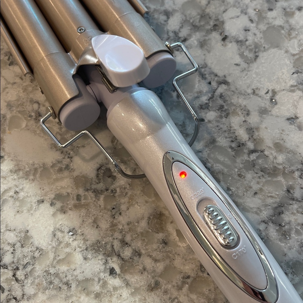 CkeyiN Gold Triple Barrel Hair Waver - Picture 7 of 8